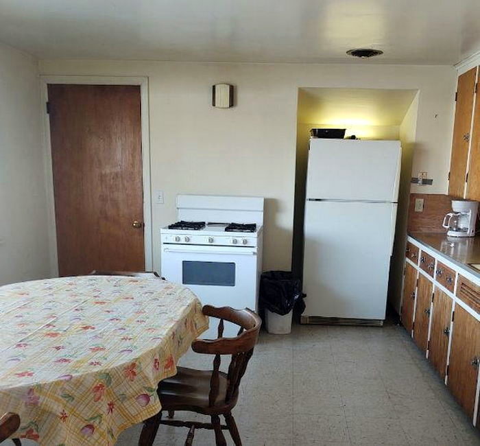 Sall-Mar Resort (Sal-Mar Court) - Web Listing (newer photo)